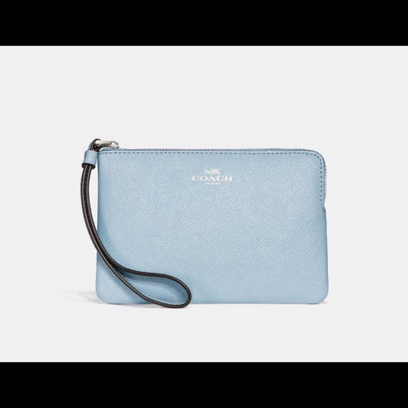 Coach Handbags - Coach wristlet 🌸🌺 brand new!!!